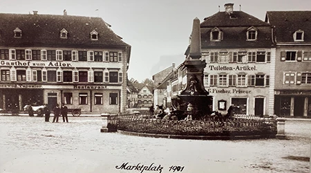 Marktplatz um 1901