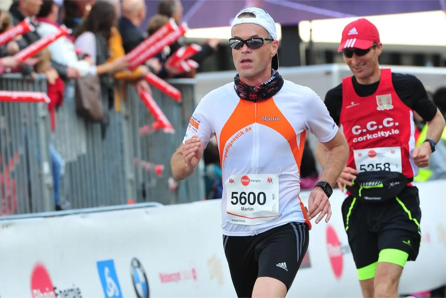 Dank Nosch Sportoptik-Experten in Freiburg, bieten unsere Sport-Sonnenbrillen perfekten Schutz und Sehschärfe.