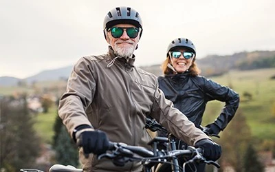 Fahrradbrillen vom Optiker Nosch mit integrierter Sehstärke für eine sichere Fahrradtour durch Freiburg.